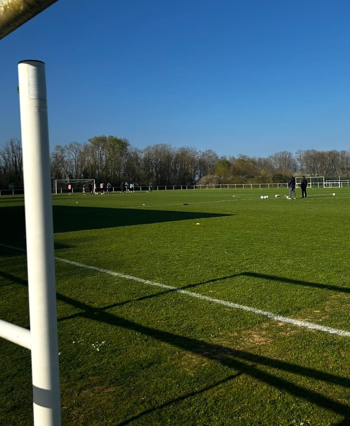 Jérémie NDJOYE à un match de football